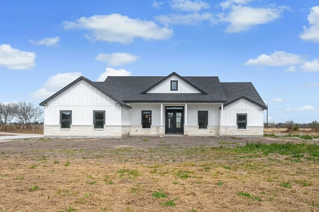 New 5 BR 3.5 Bath 2658 Sq Ft – Sinton, TX